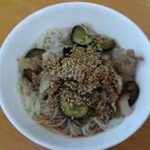 ボリューム満点！豚しゃぶと揚げナスの素麺