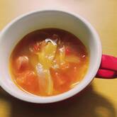 キャベツとトマトのスープ