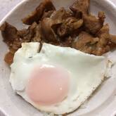 ごはんがすすむ！定番の豚丼 温玉のせ by 近藤 瞳さん