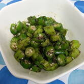 あと一品に！ゆでオクラのゴマ和え