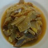 どんぶりの定番！出汁たっぷり卵とじかつ丼