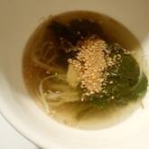 やさしいトロミがおいしい！モロヘイヤのみそ汁