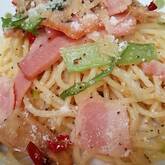 すばやく完成！小松菜とベーコンのペペロンチーノ by 吉田 朋美さん