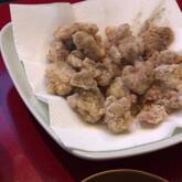 ジューシーな鶏の唐揚げ カリッと揚がって何個でも食べたくなる