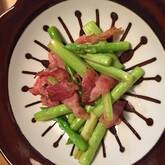 ニンニク風味の間違いないおいしさ！アスパラとベーコンのガーリック炒め
