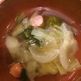 キャベツとソーセージのスープ