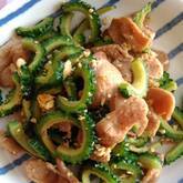 シンプルで簡単！苦さ控えめゴーヤと卵炒め