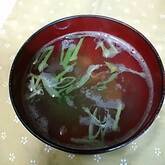 とろろ昆布と梅のお吸い物