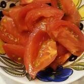 オイスターソースが隠し味！コク旨簡単トマト中華サラダ