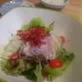 カリカリベーコンとレタスのサラダ