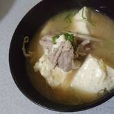 モヤシと豚肉のみそ汁