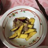 サツマイモと豚肉の炒め物