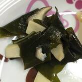 ワカメとエリンギのピリ辛和え