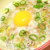 お手軽のせるだけ！しらす納豆丼 ふわふわ食感