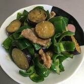 ナスとピーマンのみそマヨ炒め