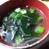 ズッキーニとオクラのスープ