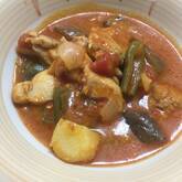 鶏肉のトマト煮込み