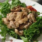 鶏胸肉を使ったガーリックソテー　簡単人気！しっとりやわらか