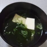 ワカメと豆腐のスープ