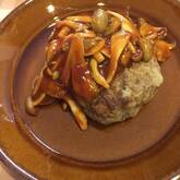 黄金比ソース！キノコのハンバーグ