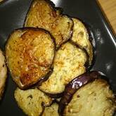 ナスのペッパーチーズ炒め