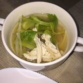 セロリとモヤシのチキンスープ