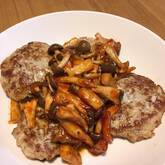 黄金比ソース！キノコのハンバーグ