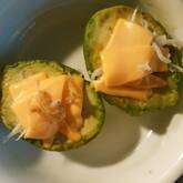 焼きアボカドのシラスチーズ