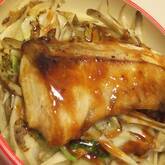 スタミナブリ照り丼