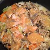 ホットプレートで！たっぷり野菜と鮭のチャンチャン焼き