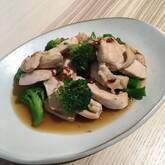 鶏とブロッコリーの炒め物