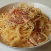 クリームソースパスタ