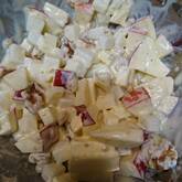 りんごとクルミのヨーグルトサラダ