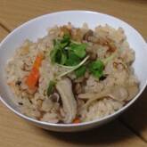 定番をさらにおいしく！ごま油香るキノコの炊き込みご飯 by 山口 祐未さん