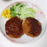 基本のメンチカツ 定番お肉屋さんの味わい 肉汁たっぷりジューシー