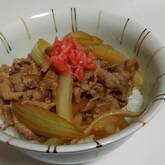 人気の丼もの！簡単にできる基本の牛丼