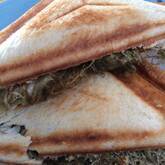 とろろ昆布とチーズのホットサンド