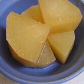 大根料理の定番 ごま油香る しみしみ大根の煮物