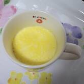 マグカップに材料を入れるだけ！レンジでプリン