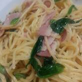 シンプルが一番！ホウレン草とベーコンのパスタ