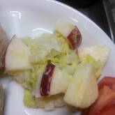 白菜とリンゴのシーザーサラダ