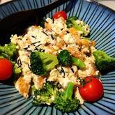 ブロッコリーと柿の白和え