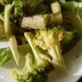 ブロッコリーのペペロンチーノ炒め