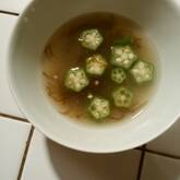 オクラともずくのみそ汁