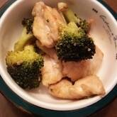 鶏とブロッコリーの炒め物