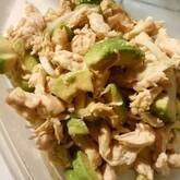 ささ身とアボカドのワサビ風味サラダ