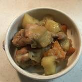簡単人気！じゃがいもと手羽元の煮物