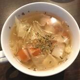 キャベツとソーセージのスープ