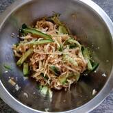 切干し大根とキュウリのゴマ酢和え