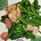 ホウレン草とベーコンの炒め物